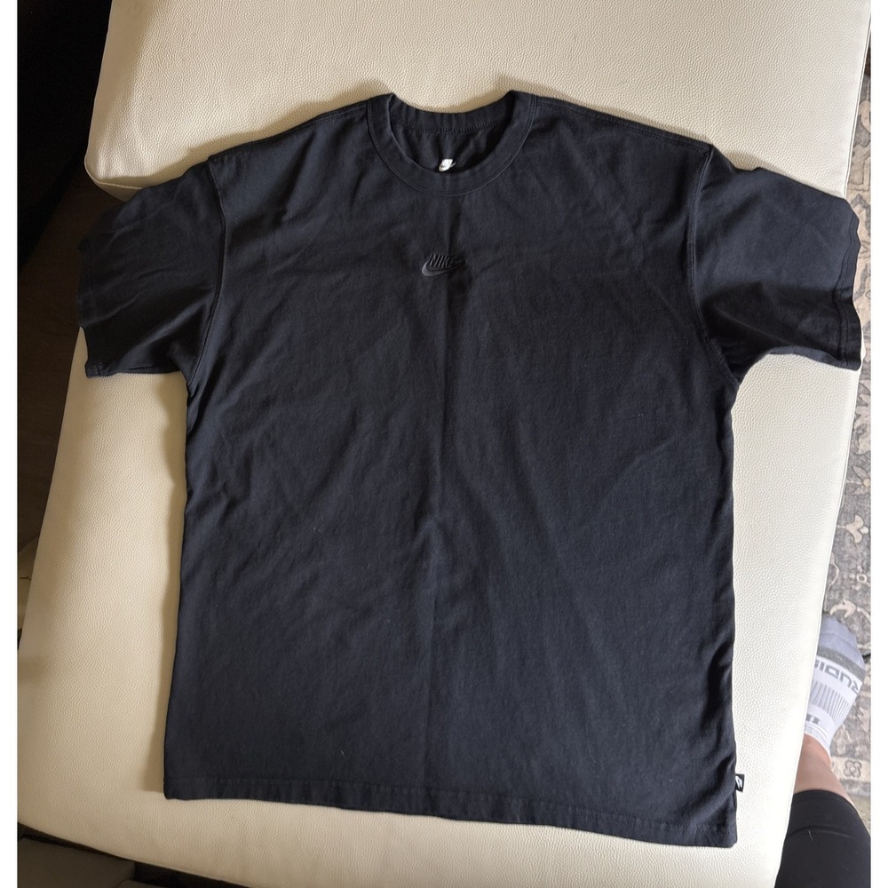 Men's Large Nike Short Sleeve Black Loose Fit Heavy Tshirt EUC
